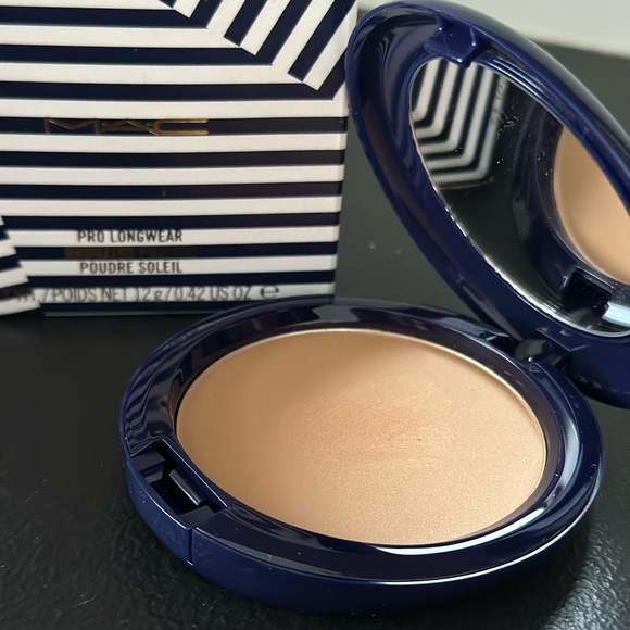 MAC Hey Sailor! Edition Pro Longwear Powder - Nude on Board (lightly swatched) - Picture 3 of 6